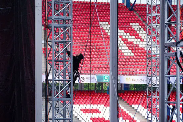 Bühnenaufbau für Helene Fischer Konzert im Max-Morlok-Stadion, Nürnberg